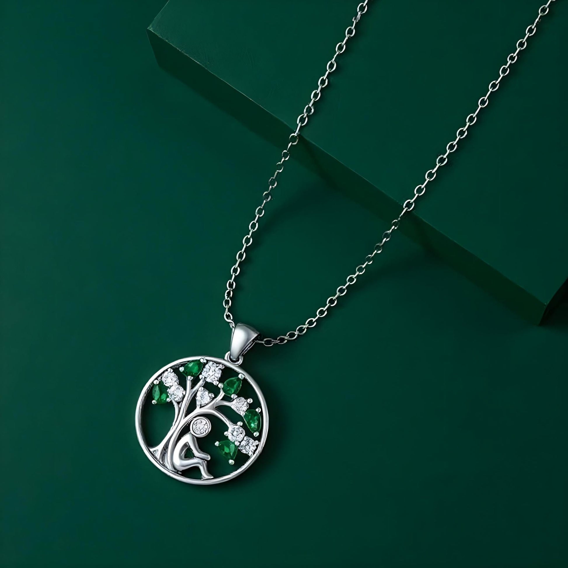 Collier Arbre de Vie en Argent avec Pierres Vertes et Zircons